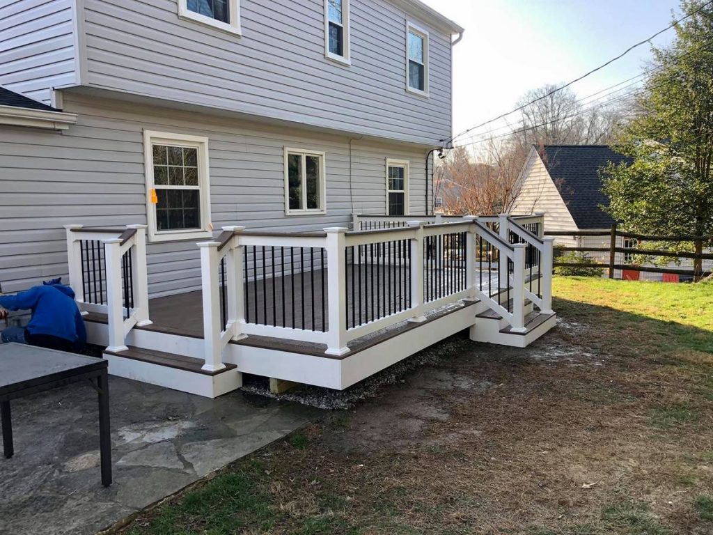 deck with vinyl covered railing